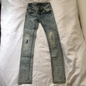 Acid wash style skinny ripped jeans - size 0